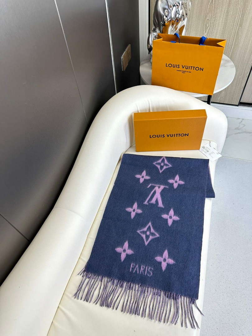 Louis Vuitton Scarves Fashion Scarf L38929