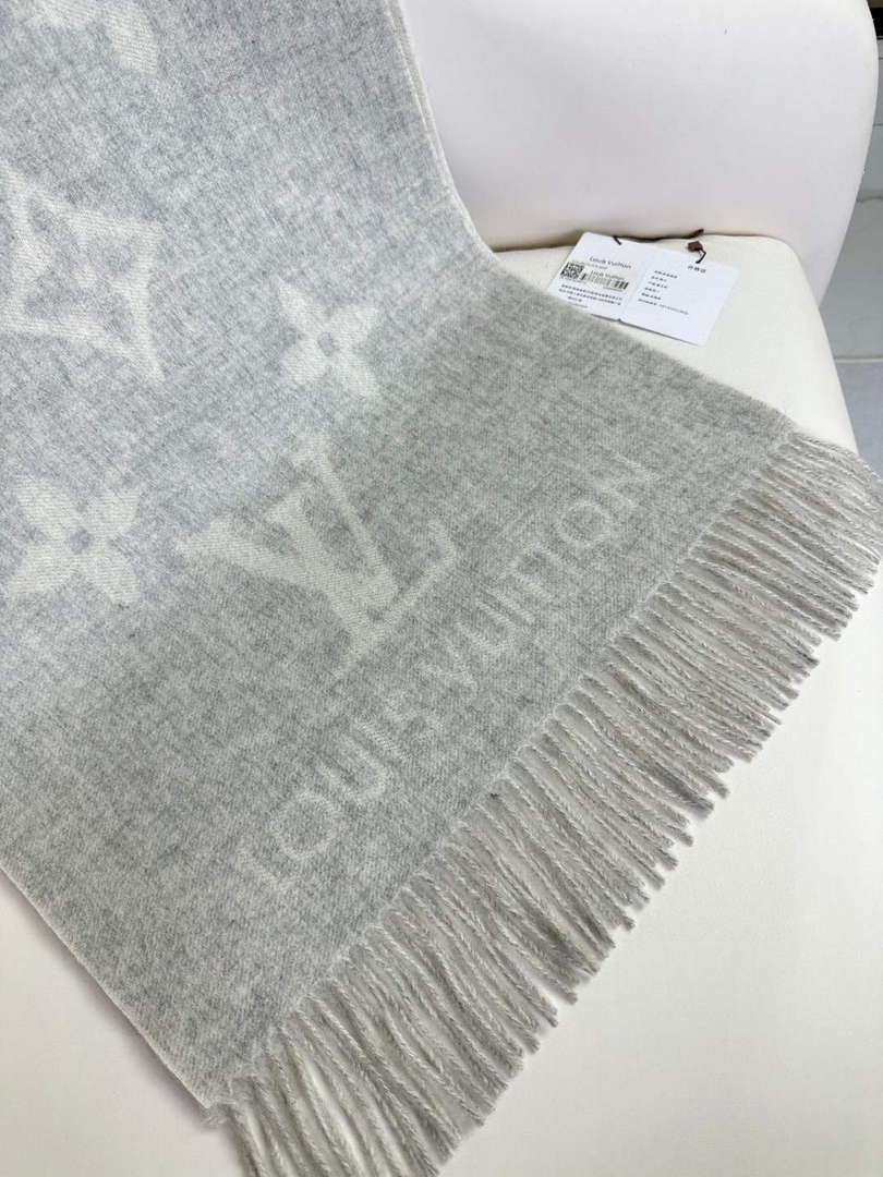 Louis Vuitton Scarves Fashion Scarf L38930