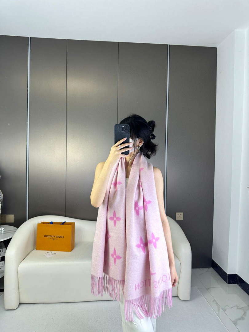 Louis Vuitton Scarves Fashion Scarf L38931