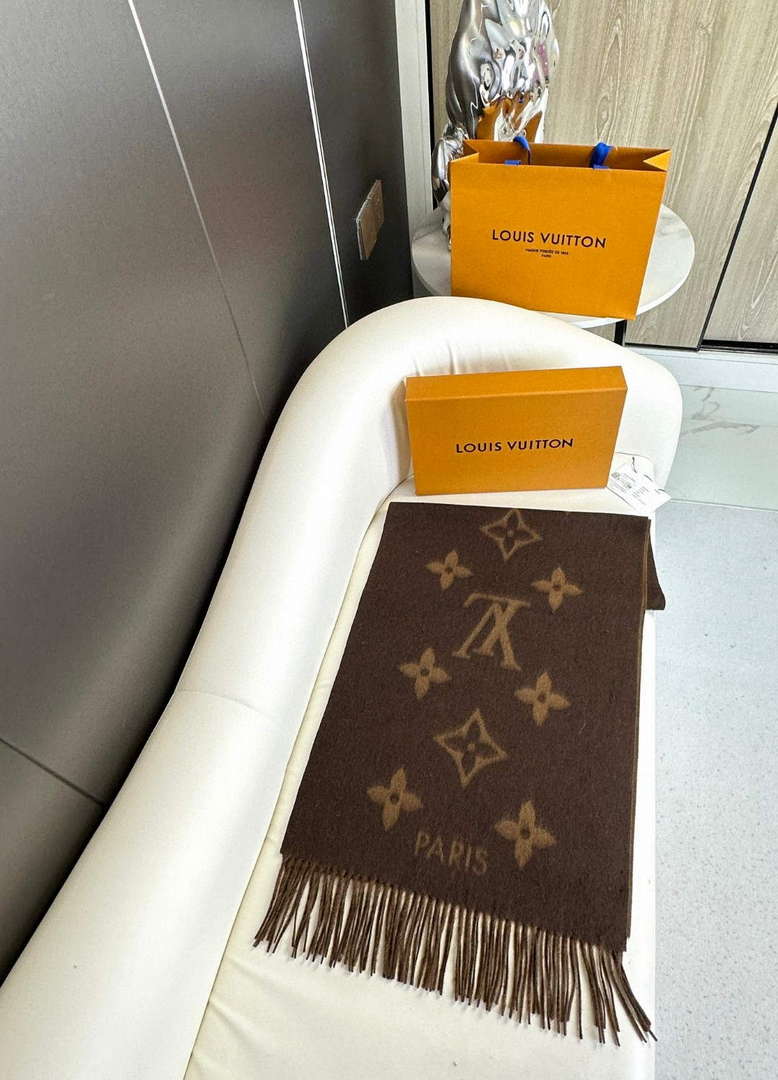 Louis Vuitton Scarves Fashion Scarf L38932