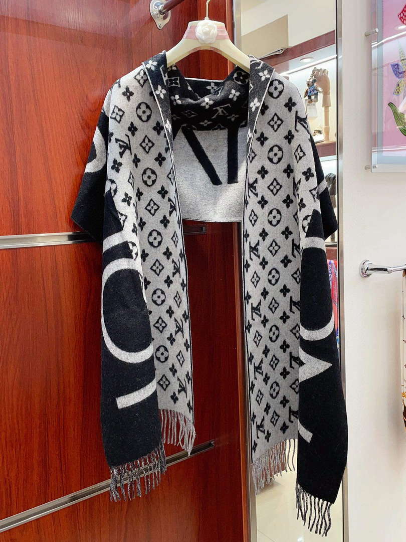 Louis Vuitton Scarves Fashion Shawl L38934