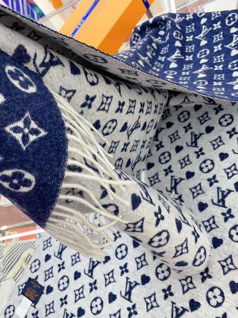 Louis Vuitton Scarves Fashion Scarf L38935