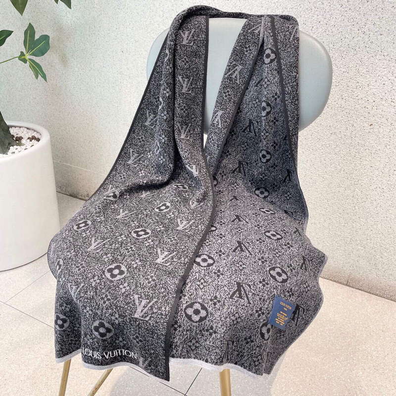 Louis Vuitton Scarves Fashion Scarf L38940