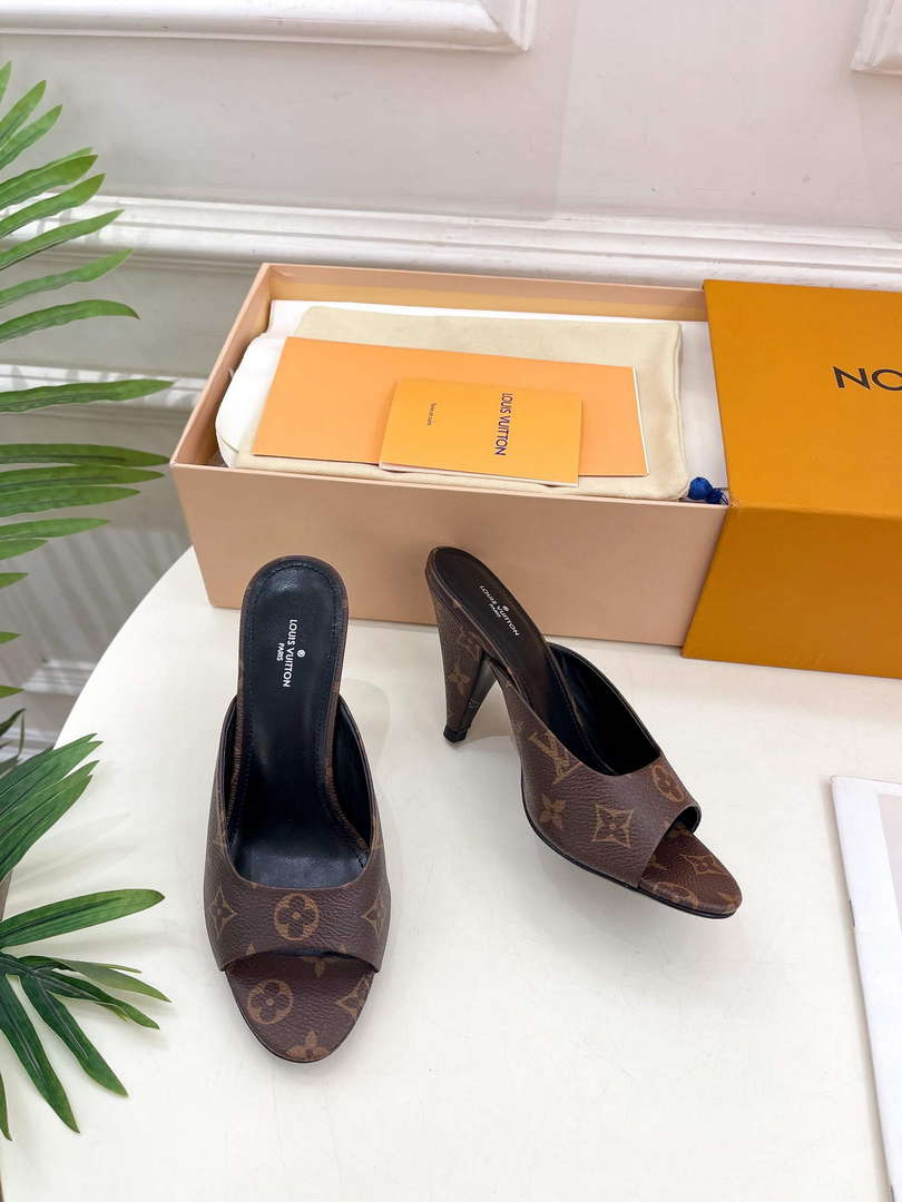 Louis Vuitton Stellar Mule Fashion Sandals L66388 - US 4=Euro 35 - View 1