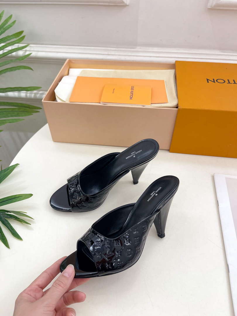 Louis Vuitton Stellar Mule Fashion Sandals L66394