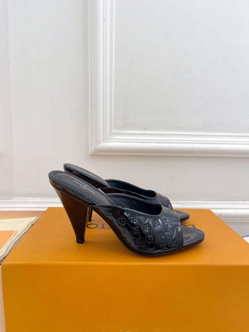 Louis Vuitton Stellar Mule Fashion Sandals L66394 - US 4=Euro 35 - View 4