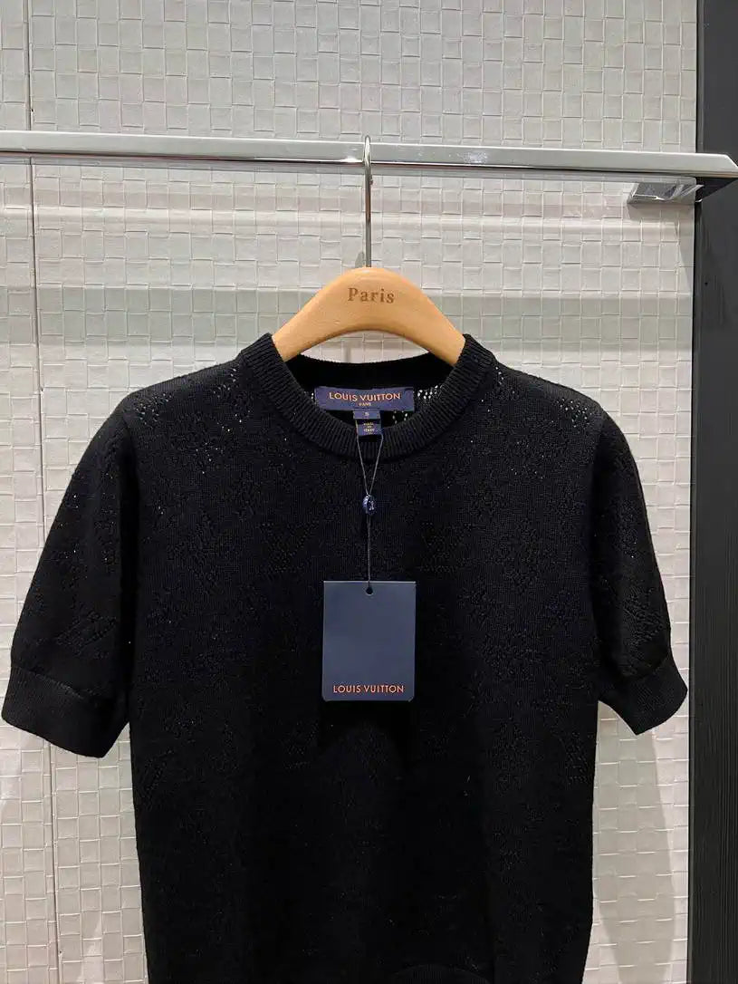Louis Vuitton Women Hollow Lv pattern short knitted T-shirt L66499