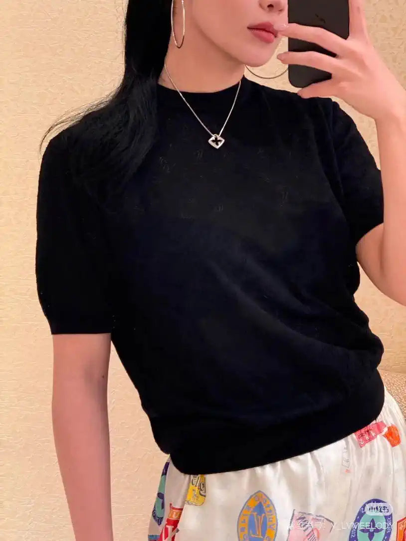 Louis Vuitton Women Hollow Lv pattern short knitted T-shirt L66499