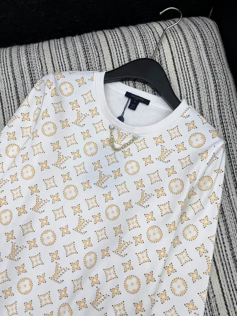 Louis Vuitton Women Monogram long-sleeved LV T-shirt  L55805