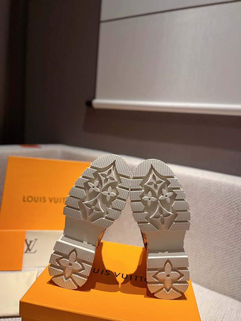 Louis Vuitton Women Shoes 1A9O8Q Laureate Platform Desert Boot 194500 - 35 - View 9