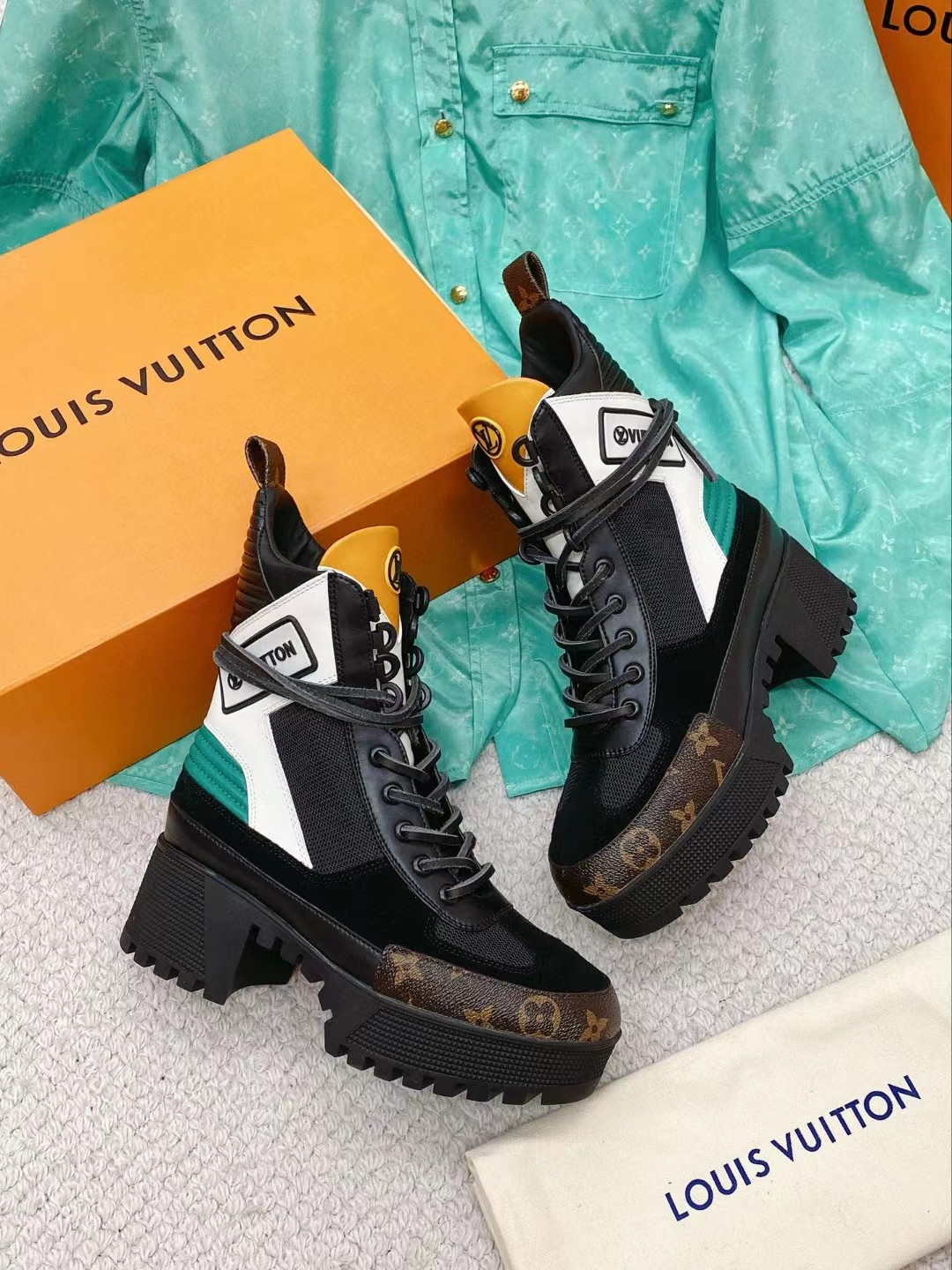 Louis Vuitton Women Shoes 1AAJ4M Territory Flat Rangers 2022 Collection L60099 - 35 - View 1