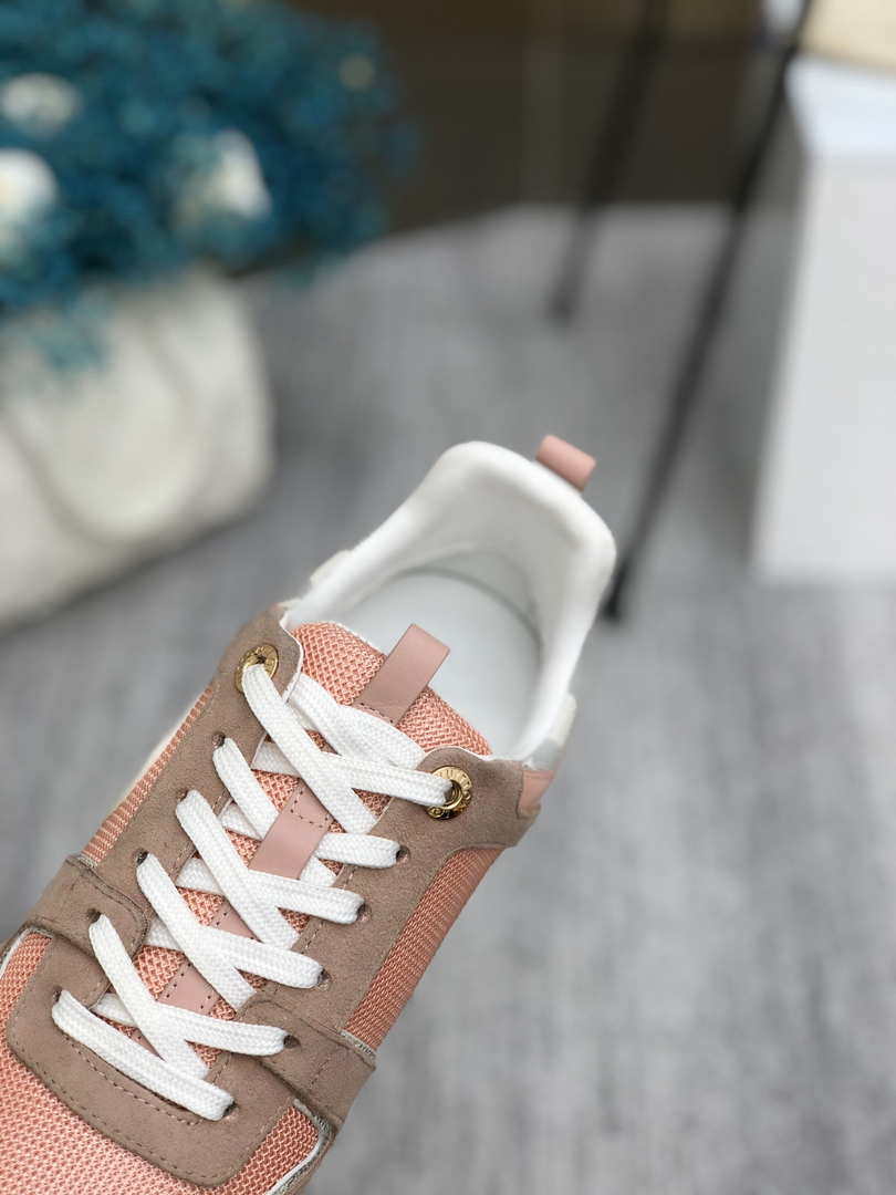 Louis Vuitton Women's 1AANMH Run Away Sneaker LV Shoes M60303
