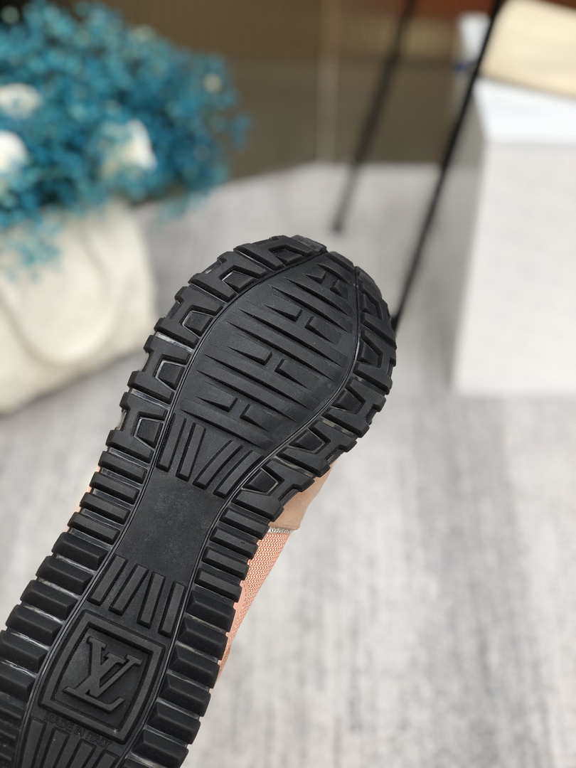 Louis Vuitton Women's 1AANMH Run Away Sneaker LV Shoes M60303