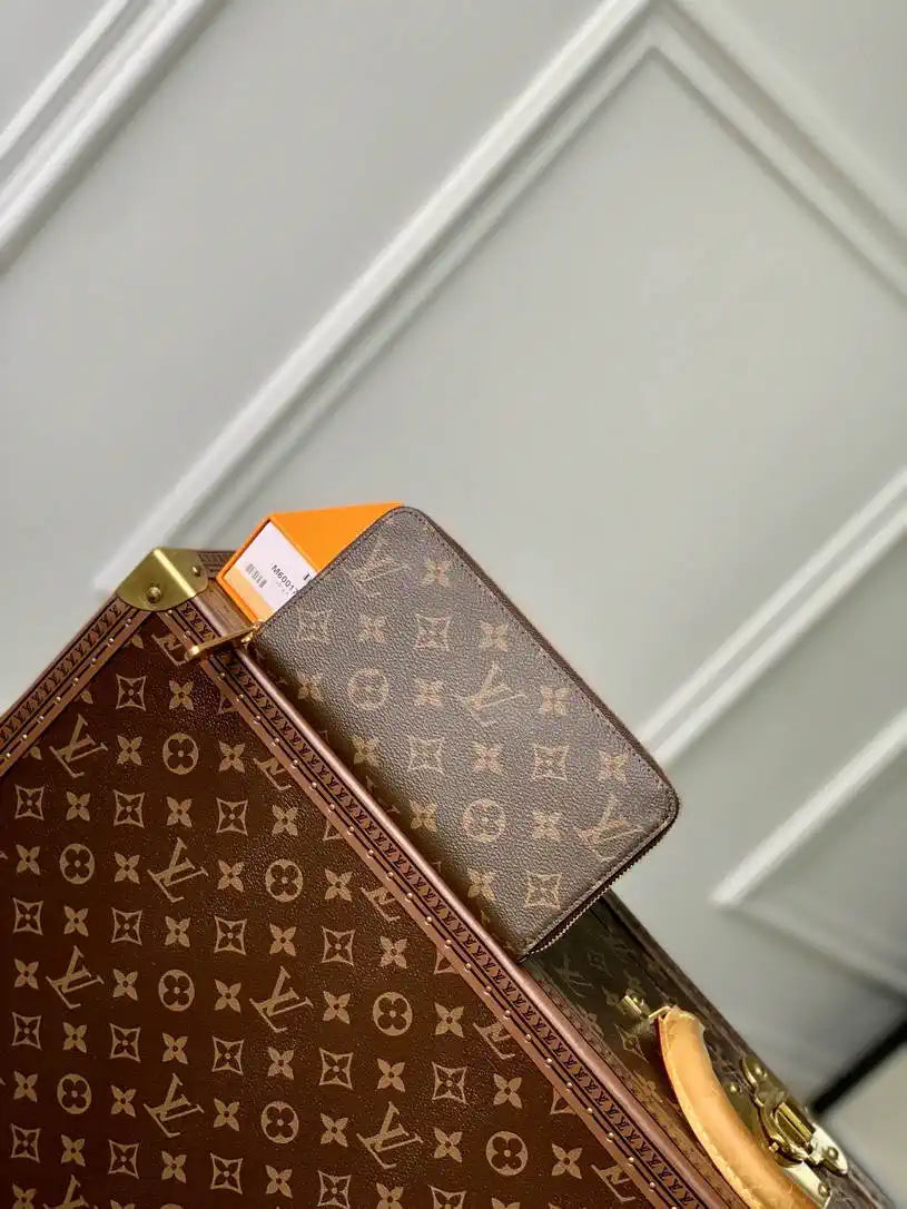 Louis Vuitton Zippy Wallet LV M60017 Monogram