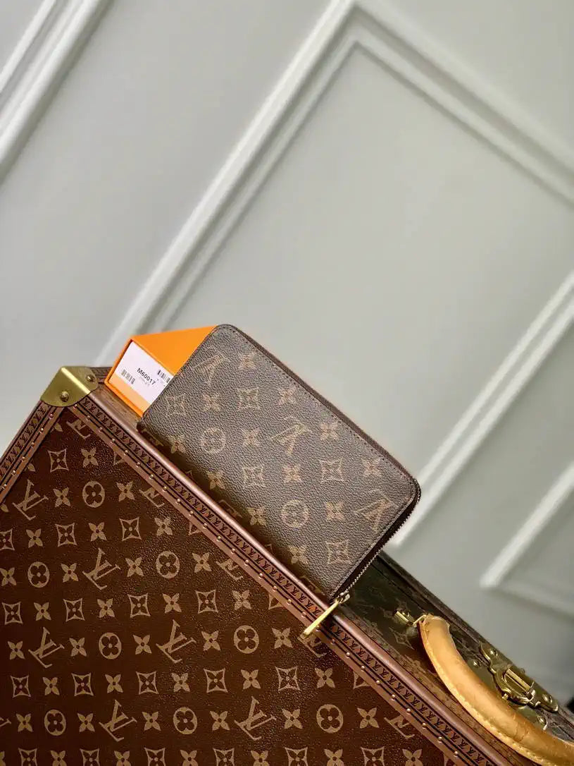 Louis Vuitton Zippy Wallet LV M60017 Monogram