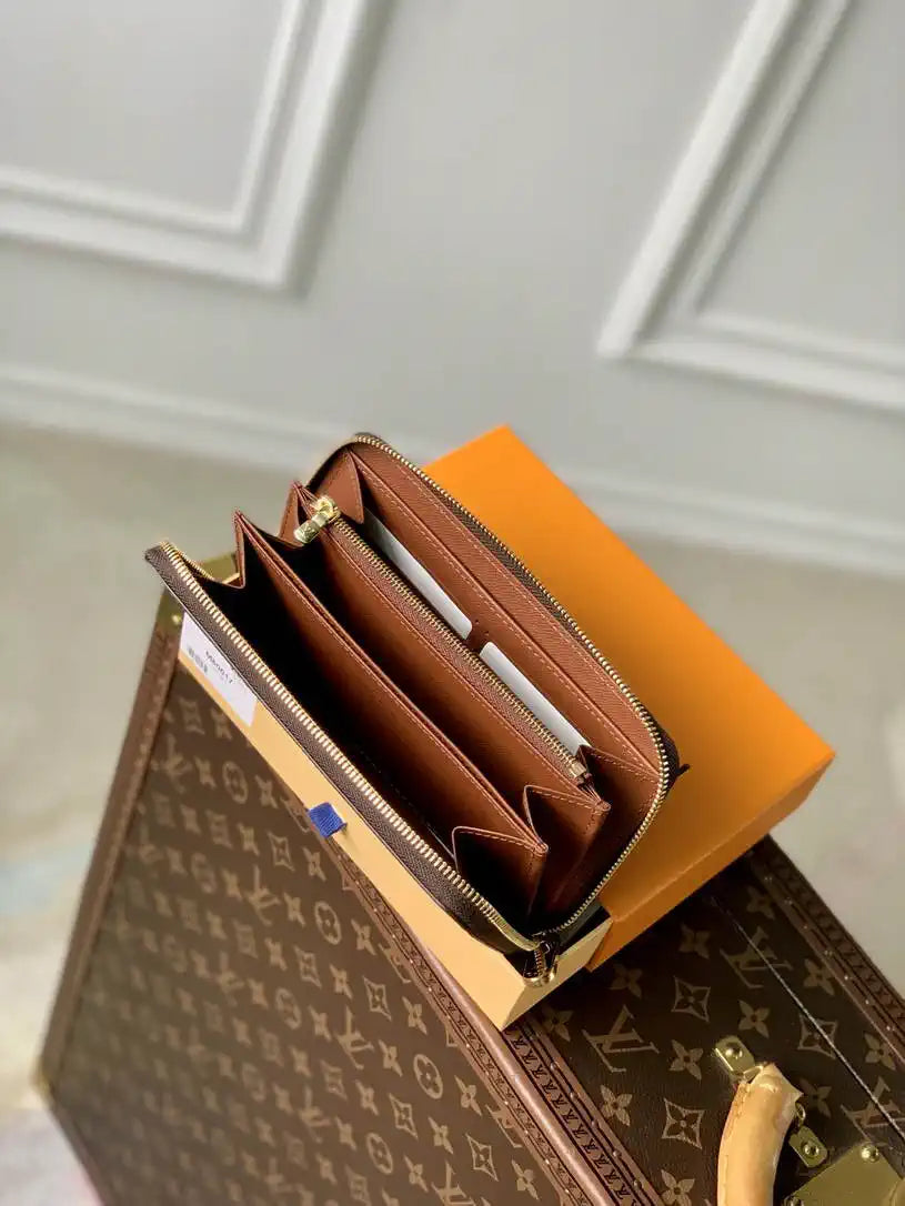 Louis Vuitton Zippy Wallet LV M60017 Monogram