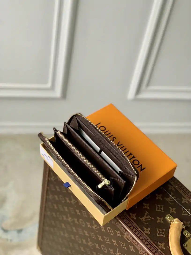 Louis Vuitton Zippy Wallet LV N60015 Damier