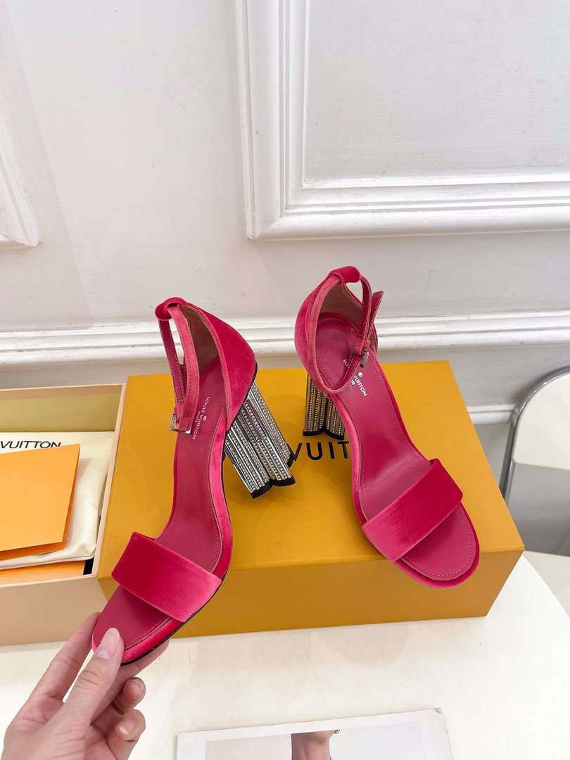LV 1A4V1M Louis Vuitton Silhouette Sandals L66378