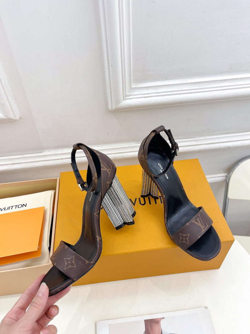 LV 1A4V1M Louis Vuitton Silhouette Sandals L66381