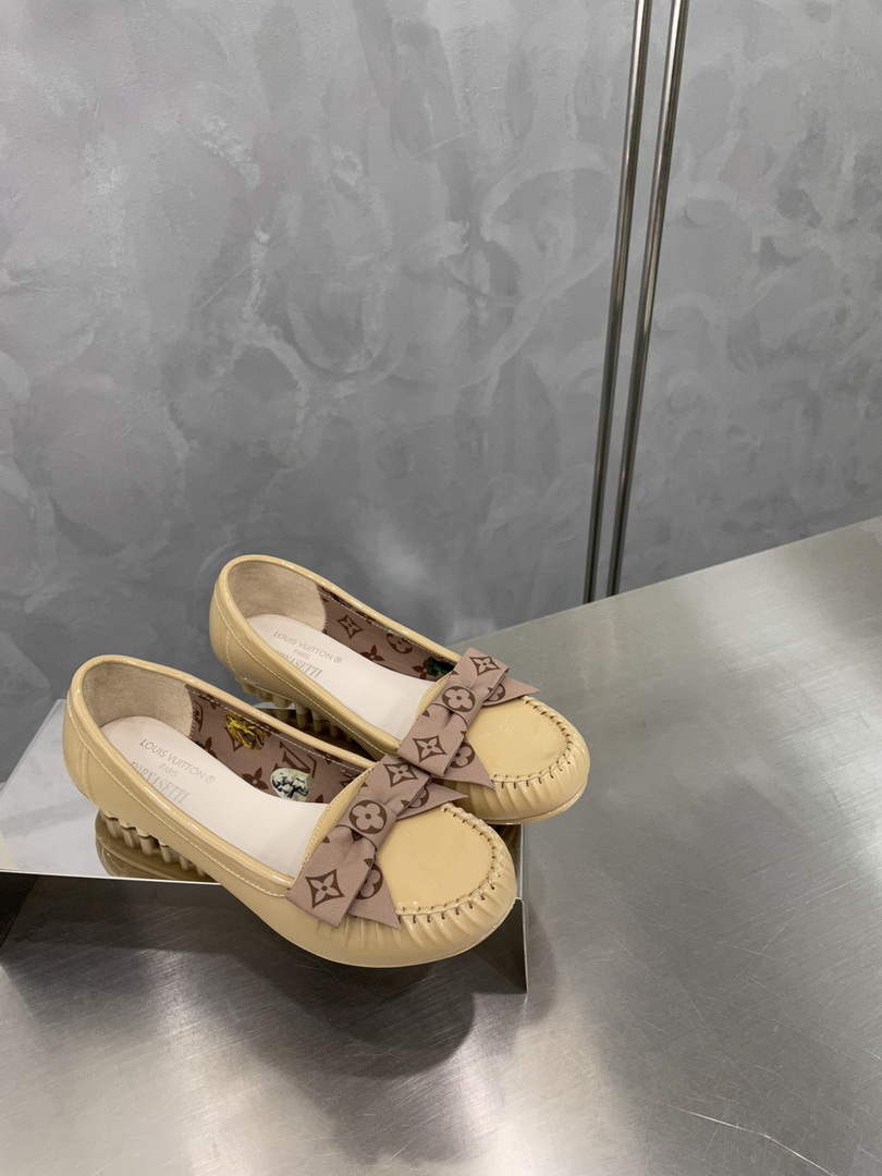 LV 1A65IZ Louis Vuitton Women's shoes loafers L68277