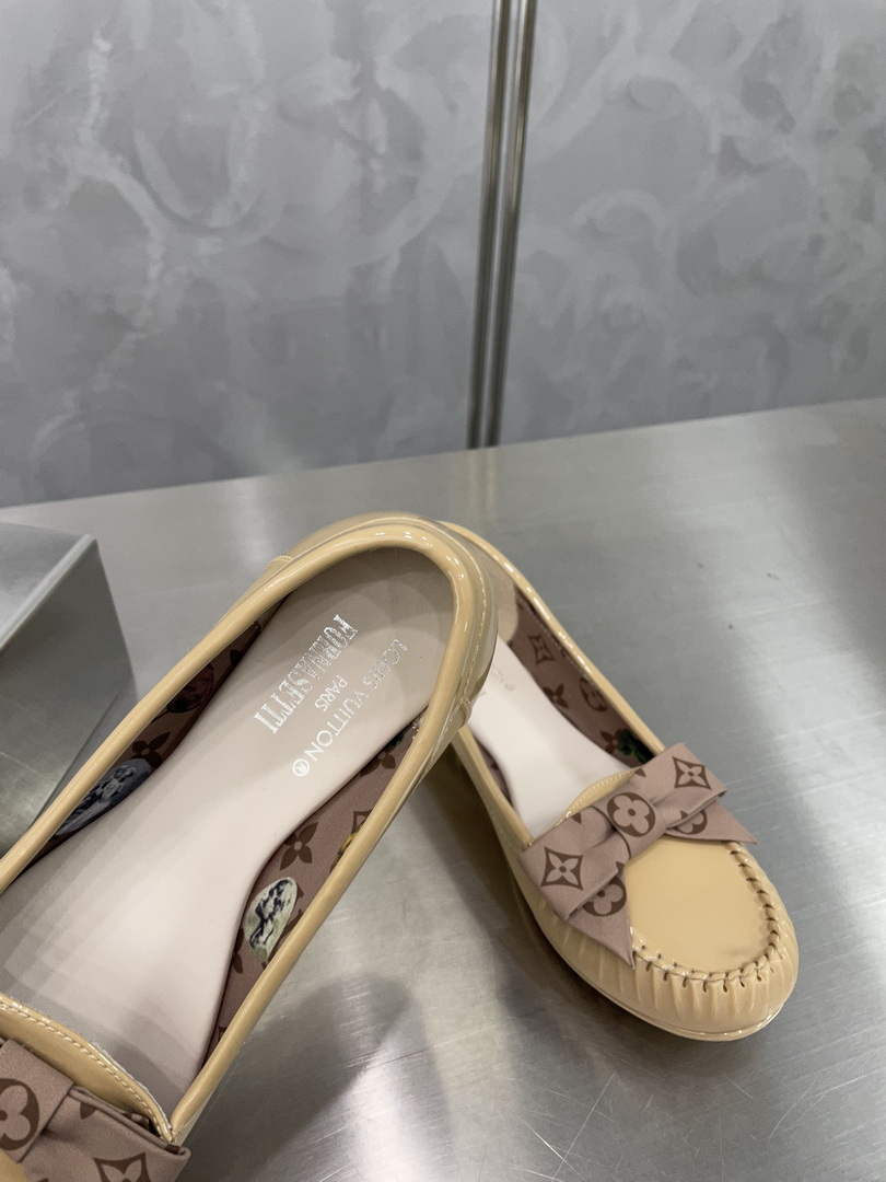 LV 1A65IZ Louis Vuitton Women's shoes loafers L68277