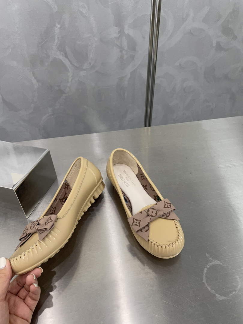 LV 1A65IZ Louis Vuitton Women's shoes loafers L68277
