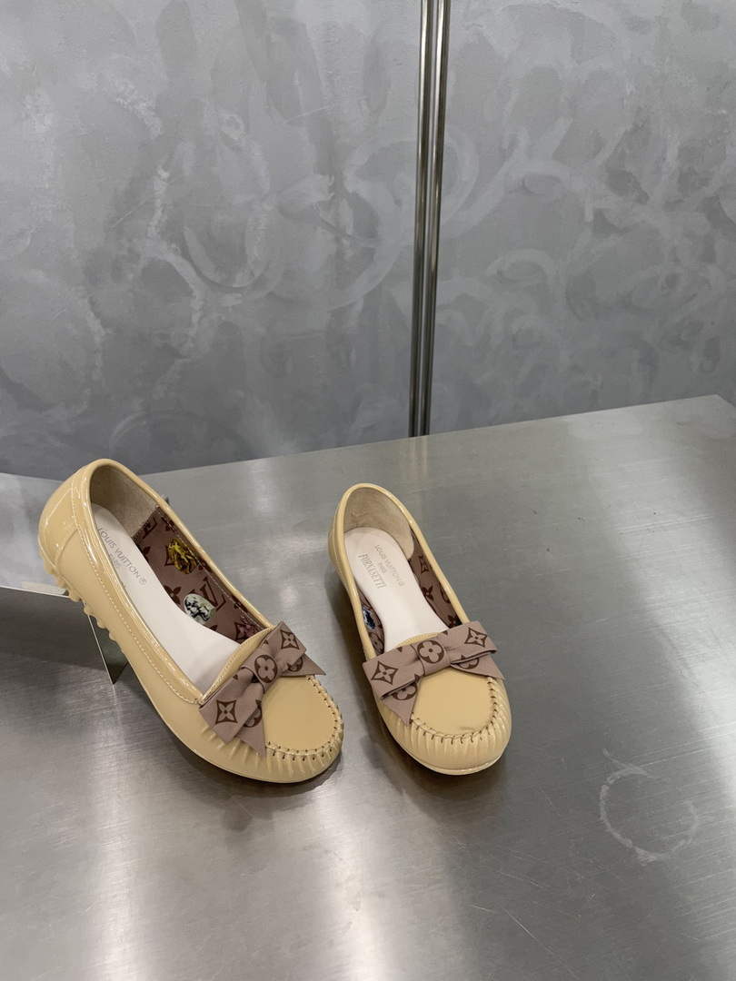 LV 1A65IZ Louis Vuitton Women's shoes loafers L68277