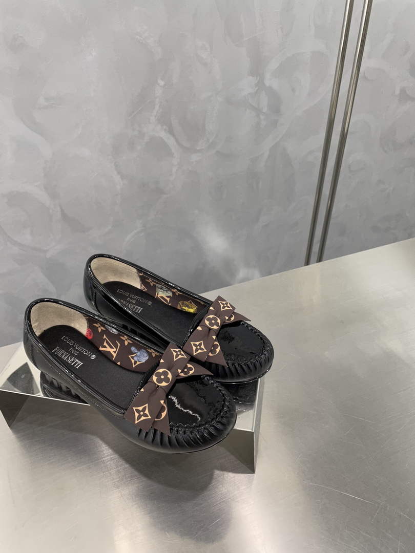 LV 1A65IZ Louis Vuitton Women's shoes loafers L68278 - 35 - View 1