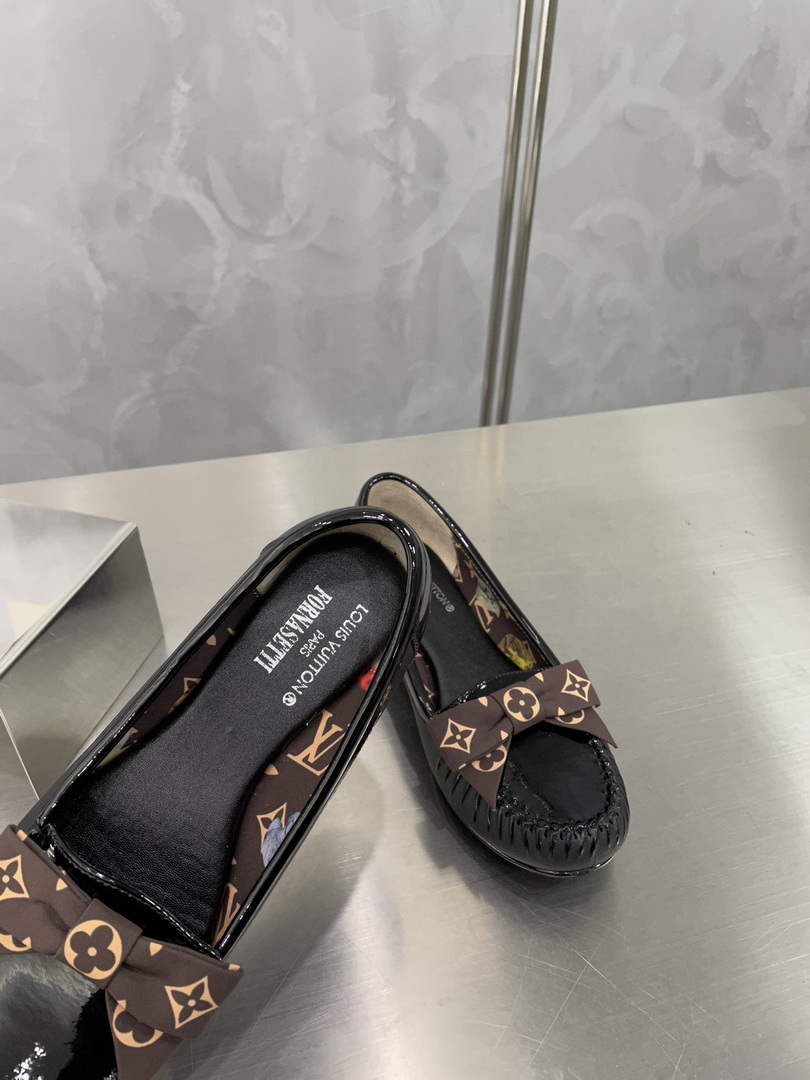 LV 1A65IZ Louis Vuitton Women's shoes loafers L68278