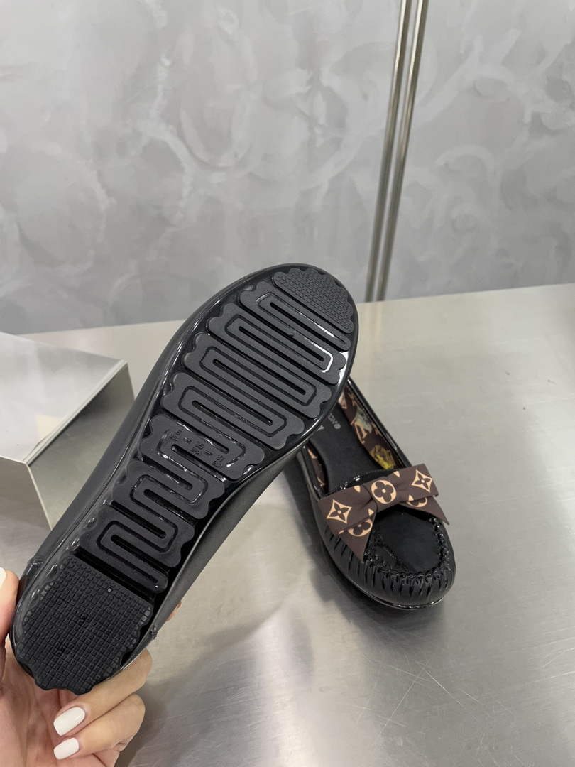 LV 1A65IZ Louis Vuitton Women's shoes loafers L68278