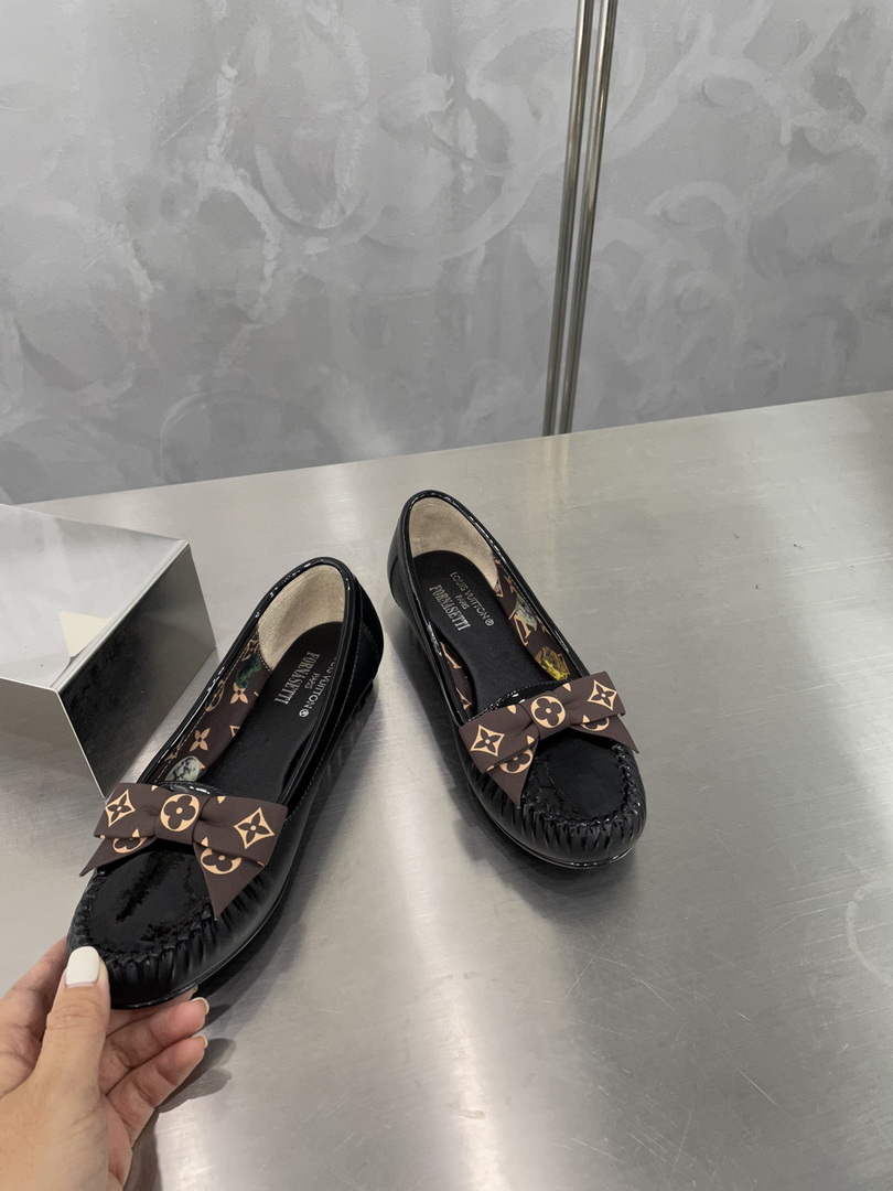 LV 1A65IZ Louis Vuitton Women's shoes loafers L68278