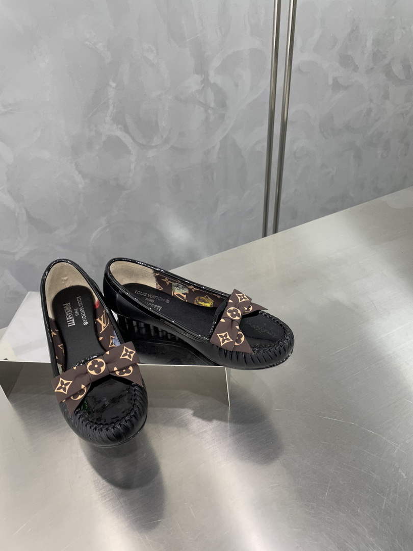 LV 1A65IZ Louis Vuitton Women's shoes loafers L68278