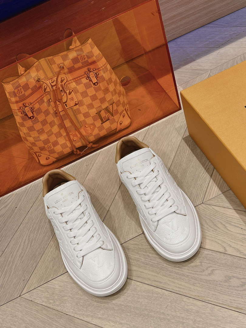 LV 1A8V3L Louis Vuitton Men Beverly Hills Trainers L62342 - Male-39 - View 2