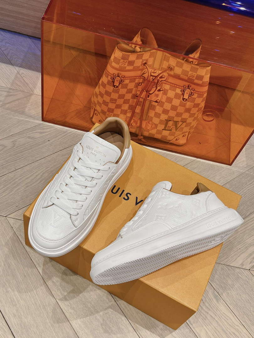 LV 1A8V3L Louis Vuitton Men Beverly Hills Trainers L62342 - Male-39 - View 1