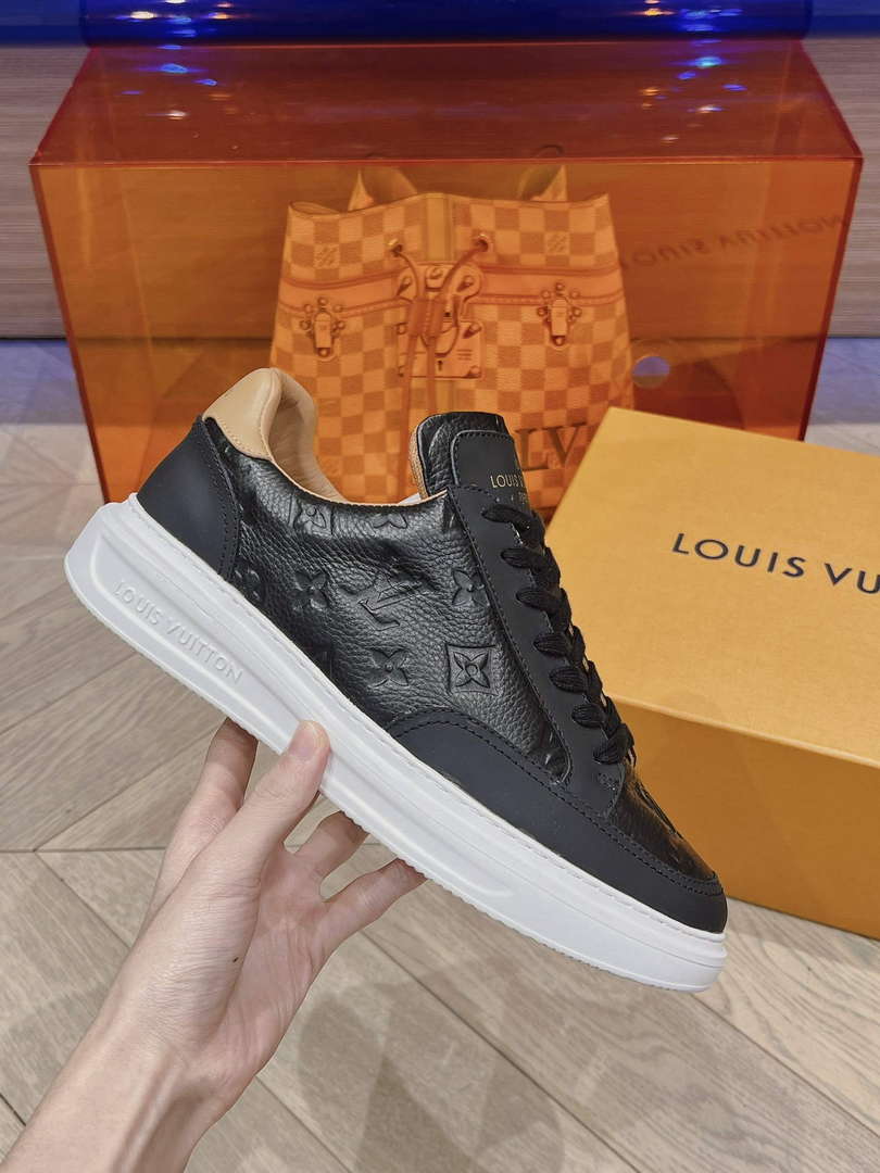 LV 1A8V43 Louis Vuitton Men Beverly Hills Trainers L62343
