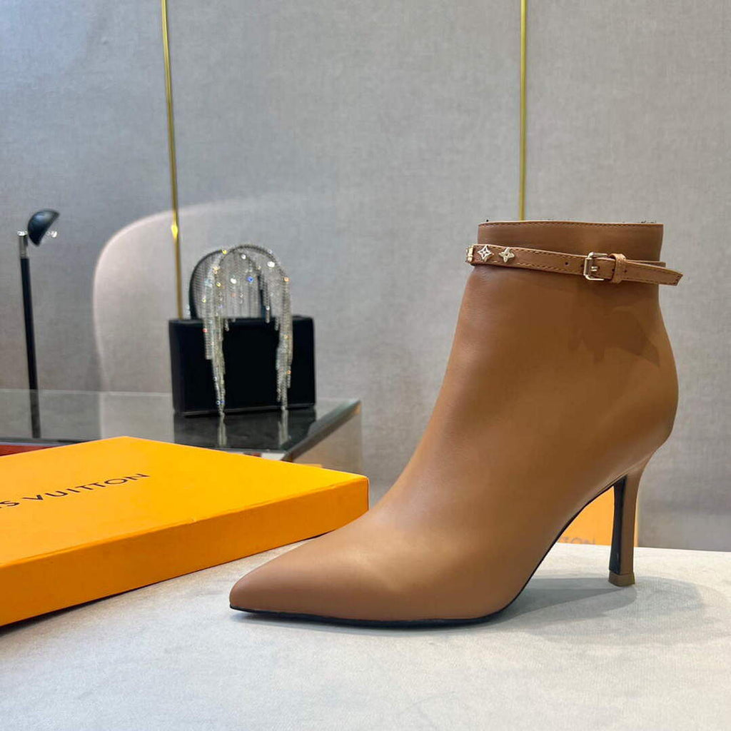 LV 1A9P35 Louis Vuitton Women's Signature Ankle Boot L66527