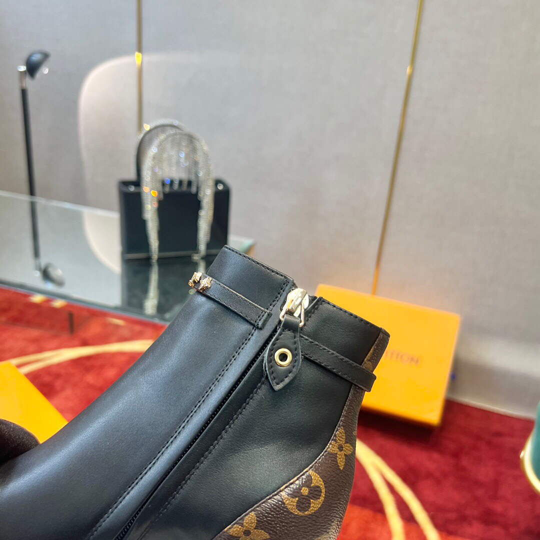 LV 1A9SEE Louis Vuitton Women's Afterglow Plankle Boot L66523
