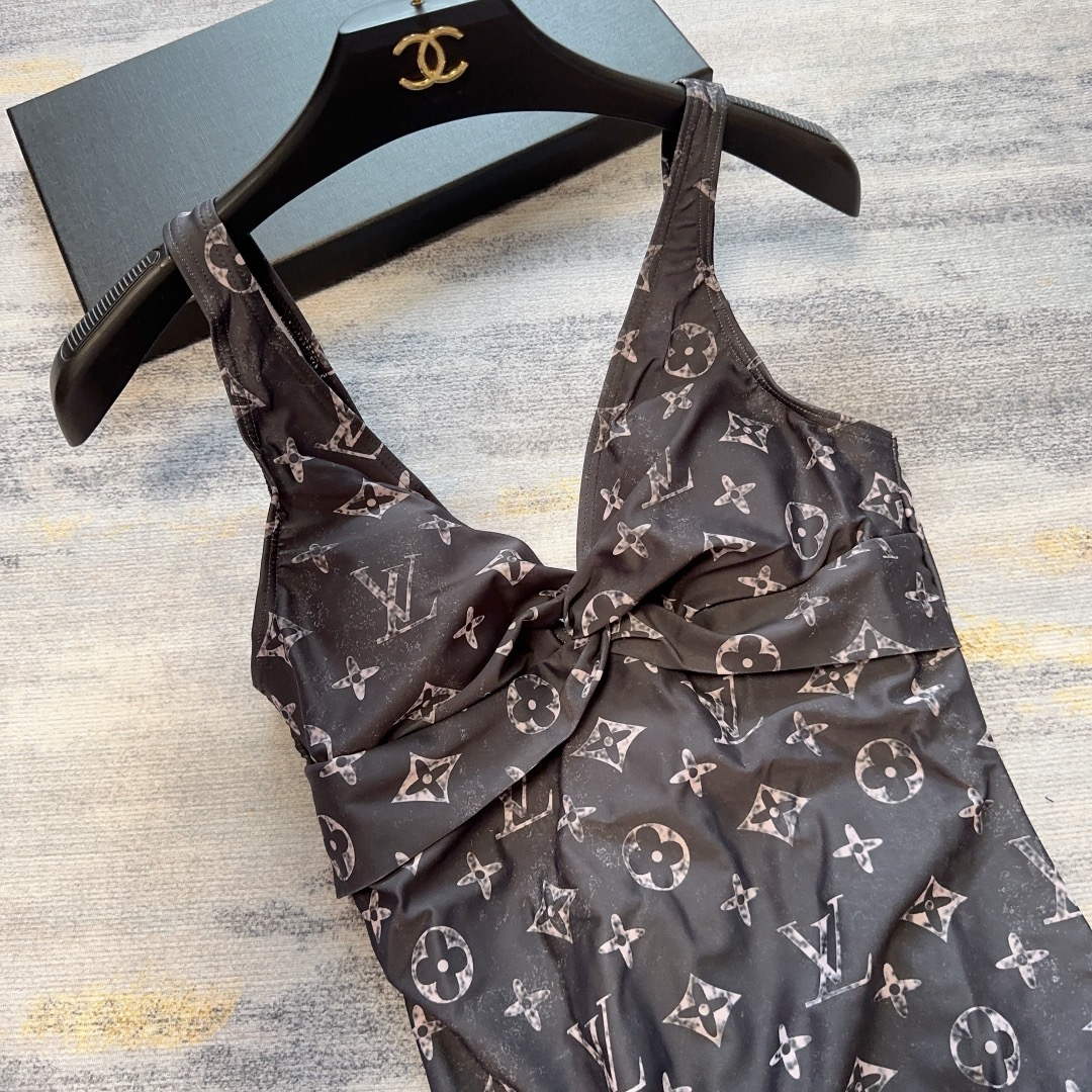 LV 1A9X2H Louis Vuitton Women's Fashion One-Piece Swimsuit L65397