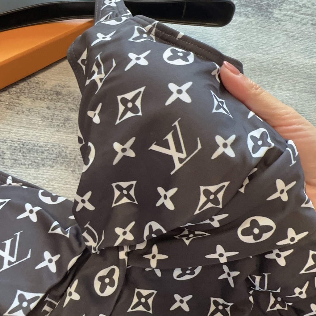 LV 1A9X2H Louis Vuitton Women's Fashion One-Piece Swimsuit L65400