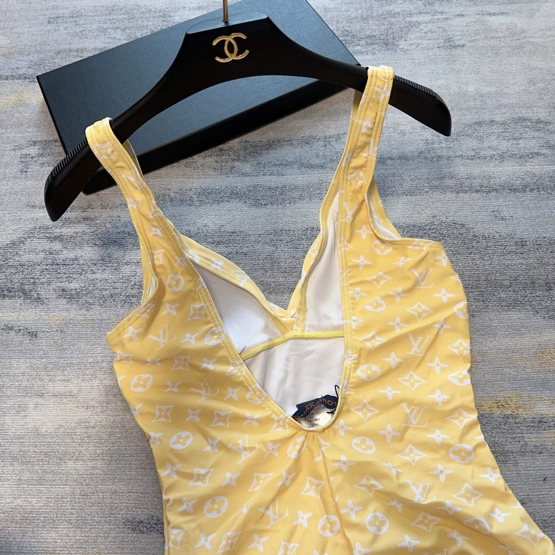 LV 1A9X2H Louis Vuitton Women's Fashion One-Piece Swimsuit L65403