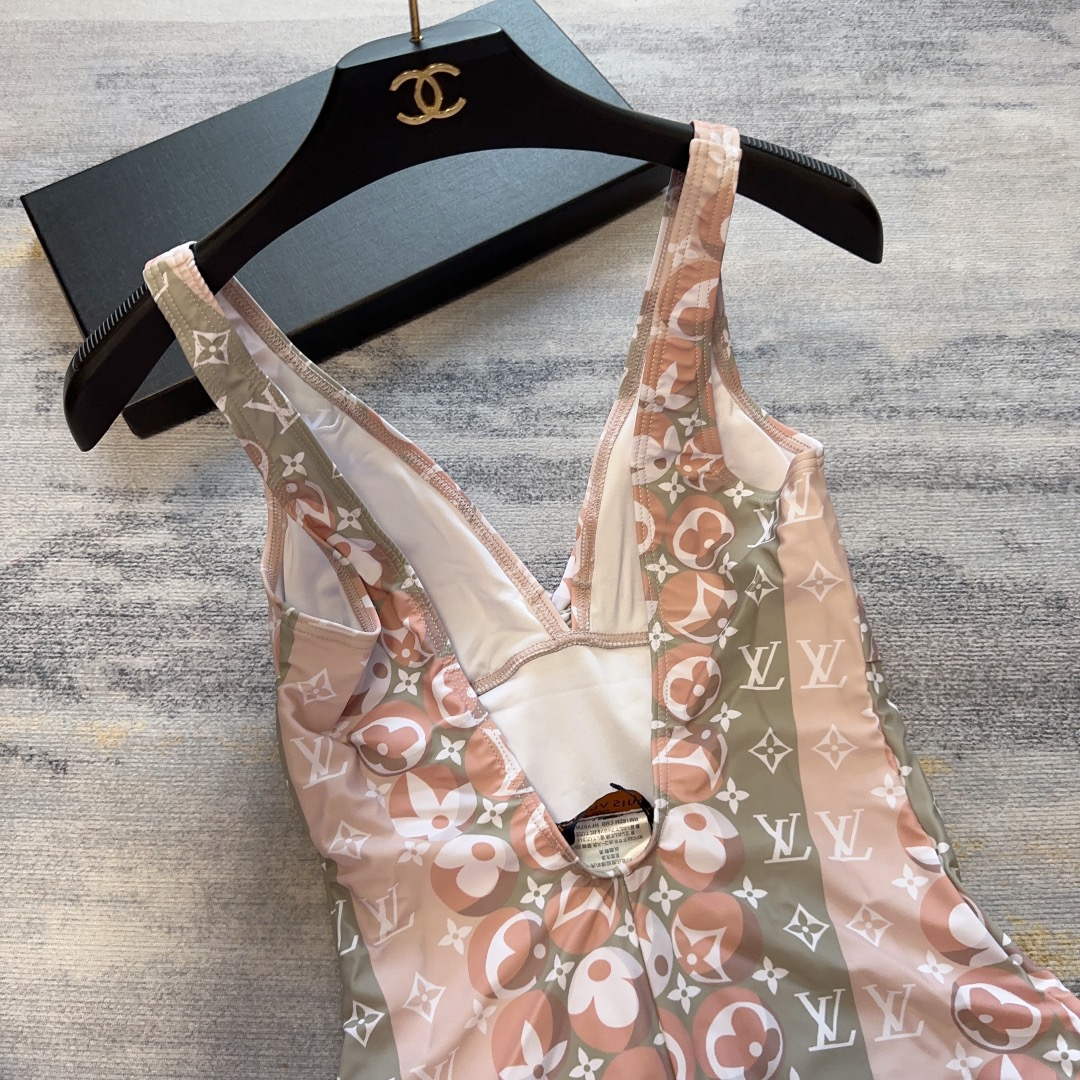 LV 1A9X2H Louis Vuitton Women's Fashion One-Piece Swimsuit L65410