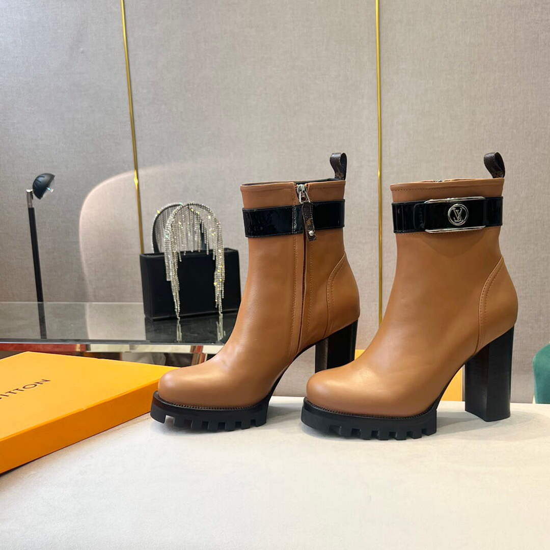 LV 1AA0O8 Louis Vuitton Women's Star Trail Ankle Boot L66521 - 35 - View 1
