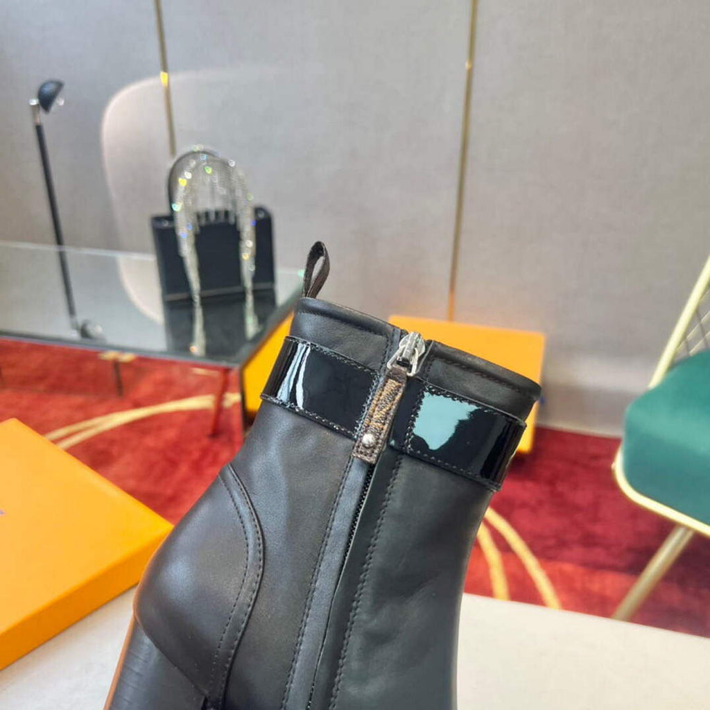 LV 1AA0O8 Louis Vuitton Women's Star Trail Ankle Boot L66520