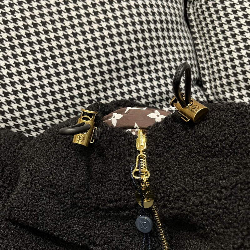 LV 1AAAWD Louis Vuitton Women's Fashion Clothing Coat L55727