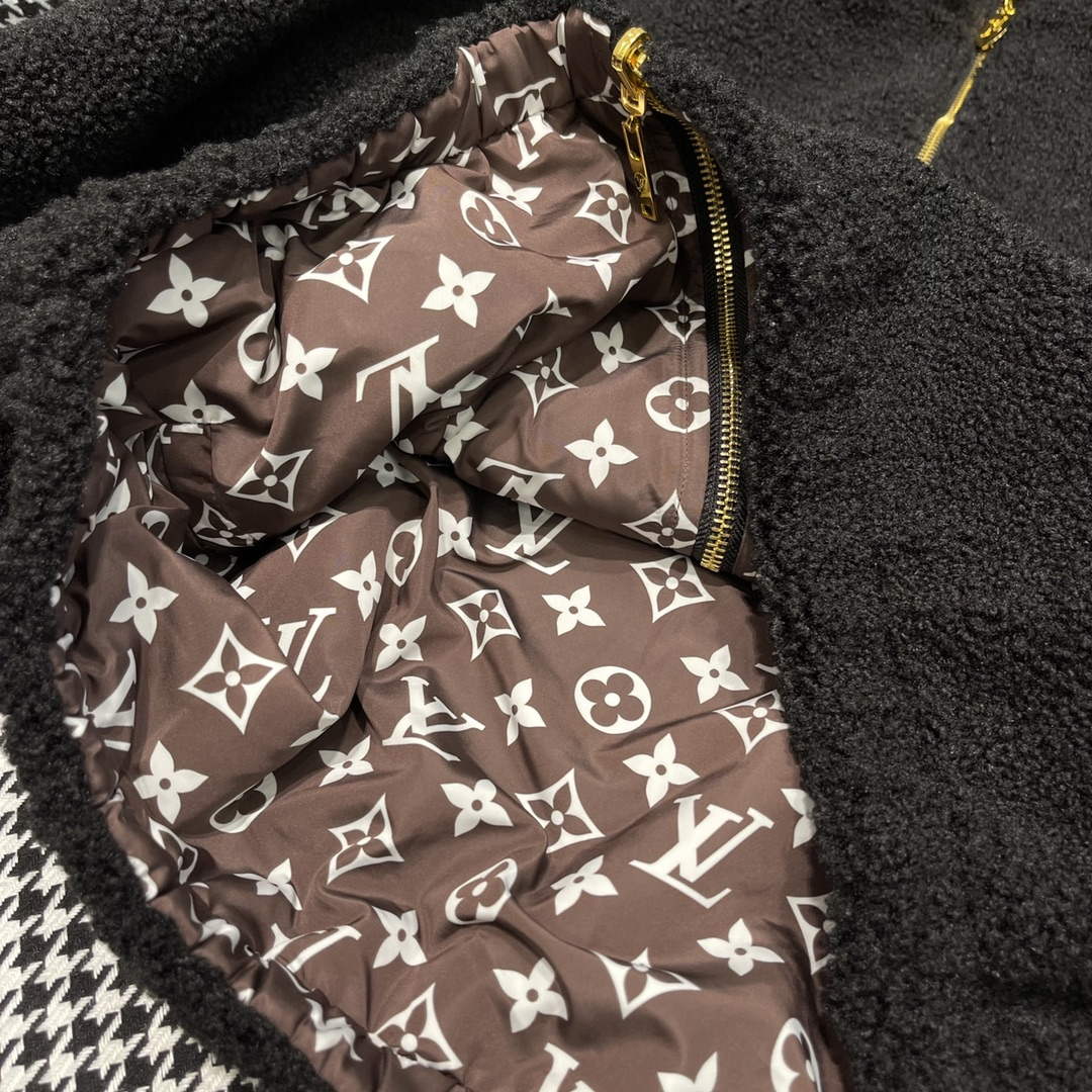 LV 1AAAWD Louis Vuitton Women's Fashion Clothing Coat L55727