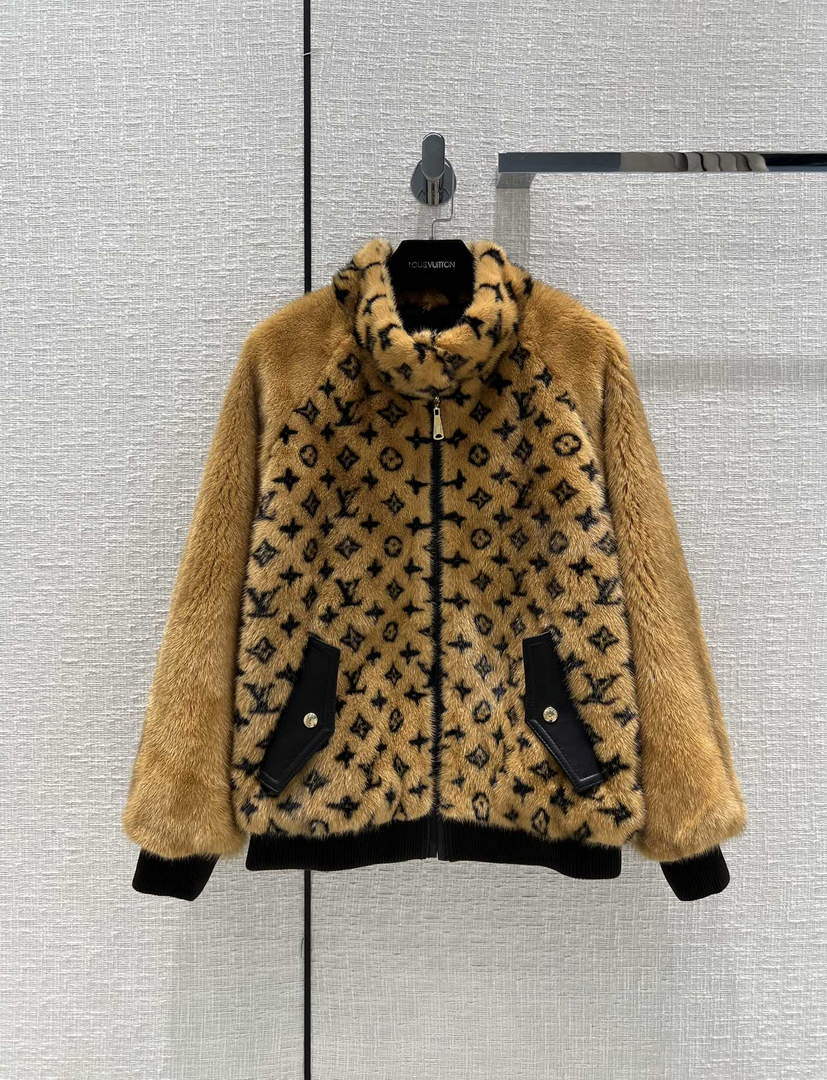 LV 1AAAWD Louis Vuitton Women's Fashion Clothing Coat L55729