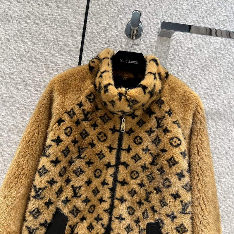 LV 1AAAWD Louis Vuitton Women's Fashion Clothing Coat L55729
