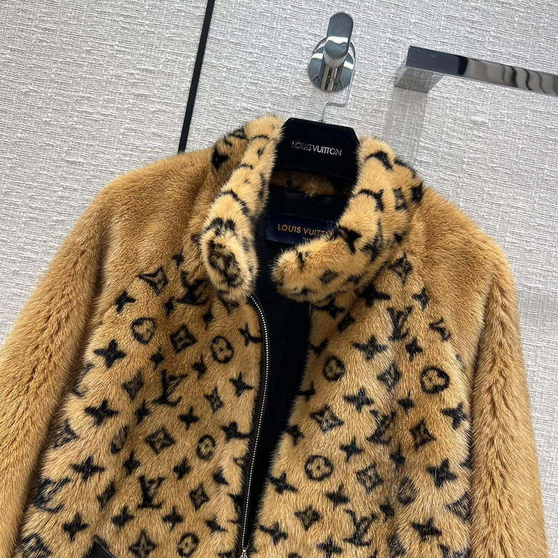 LV 1AAAWD Louis Vuitton Women's Fashion Clothing Coat L55729