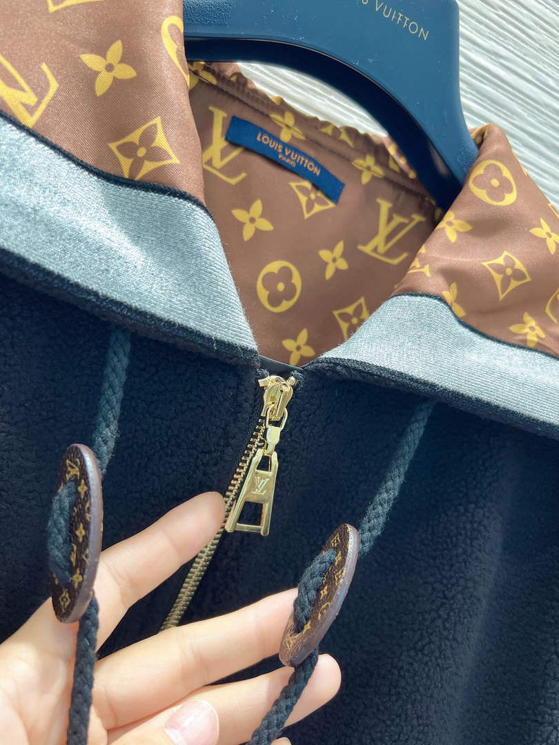 LV 1AAAWD Louis Vuitton Women's Fashion Clothing Jacket L55731