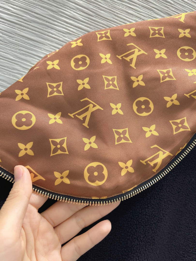 LV 1AAAWD Louis Vuitton Women's Fashion Clothing Jacket L55731